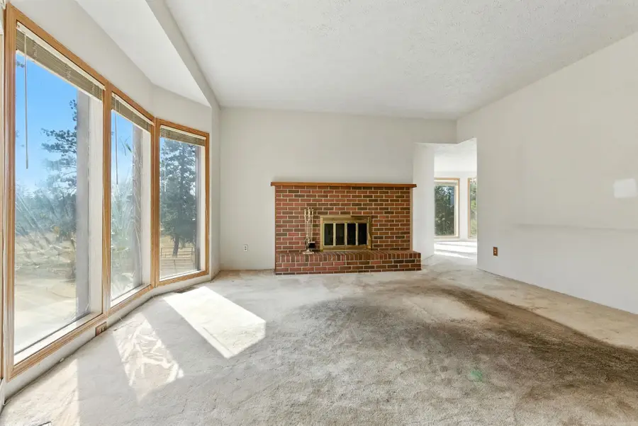 14510 W Pine Bluff Rd, Nine Mile Falls, WA 99026 - #2