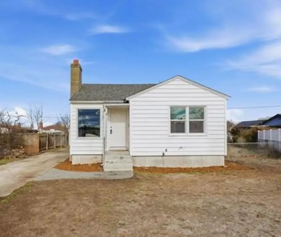 2104 W Mansfield Ct, Spokane, WA 99205 - #1