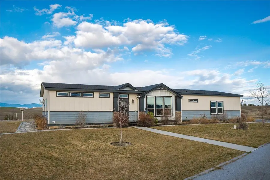 605 E B St, Rockford, WA 99030 - #2