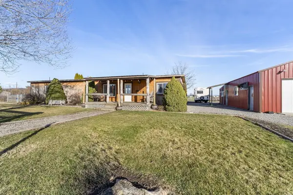 6224 N Starr Rd, Newman Lake, WA 99025