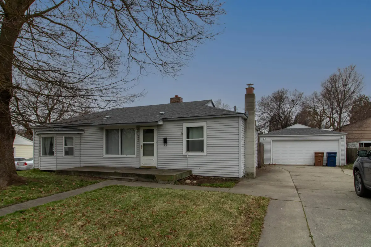 6111 N Alberta St, Spokane, WA 99205 - #1