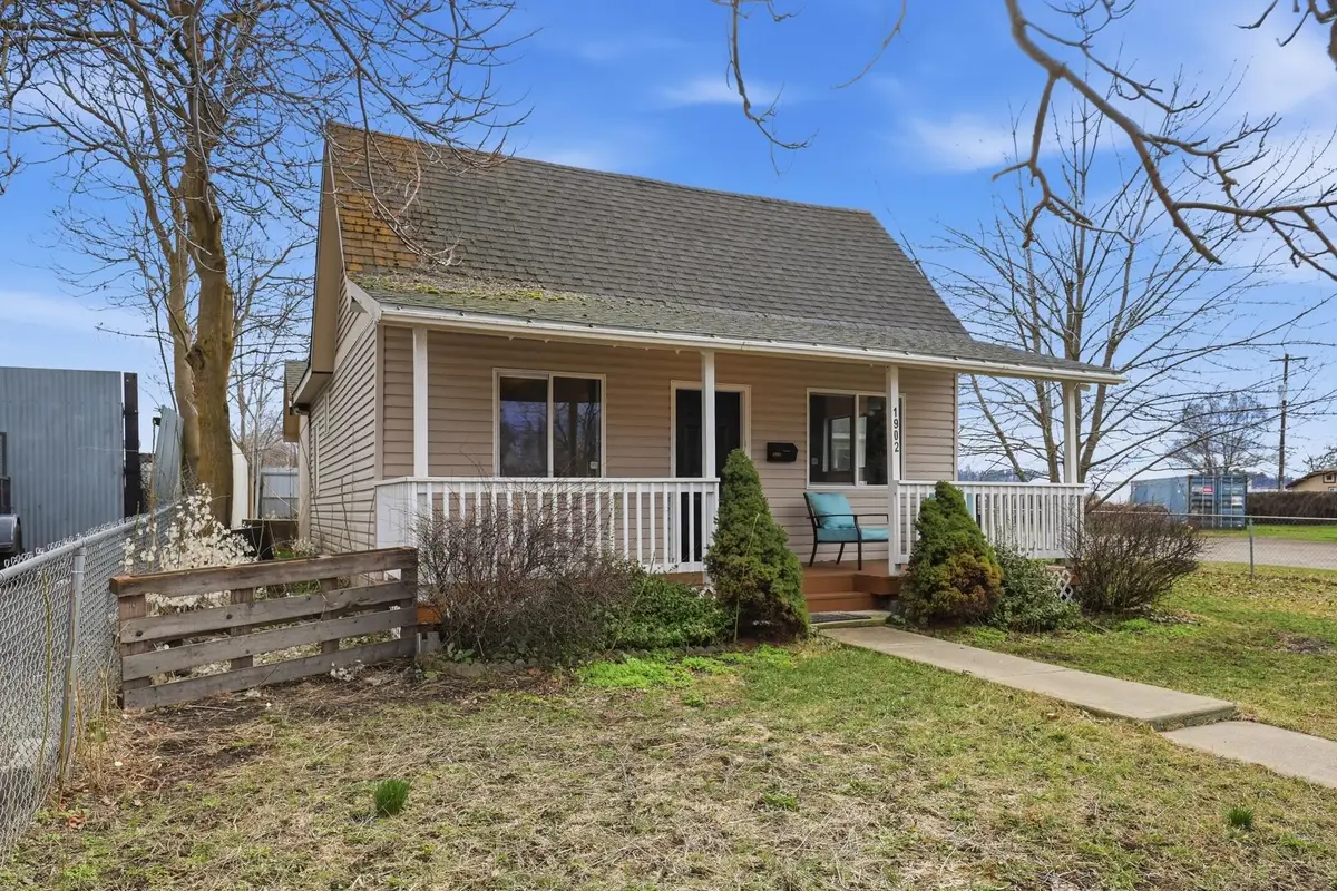 1902 E Mallon Ave, Spokane, WA 99202 - #1