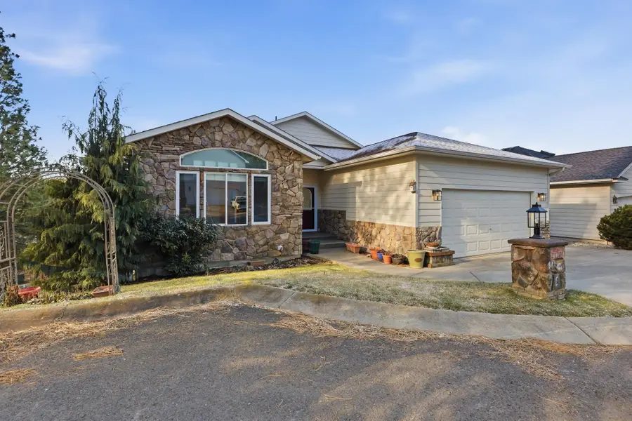 2120 E Turnberry Ln, Spokane, WA 99223 - #2