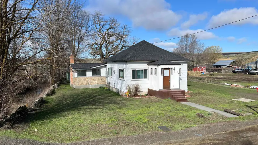 309 N H St, Sprague, WA 99032 - #3