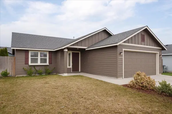 12424 W 2nd Ave, Airway Heights, WA 99001