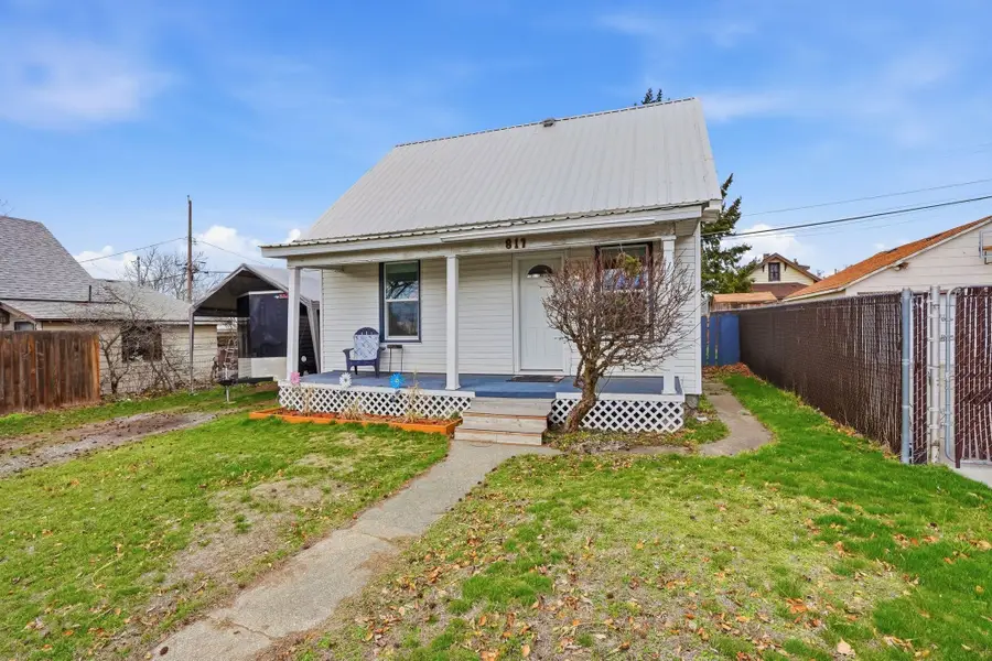 817 E Walton Ave, Spokane, WA 99207 - #3