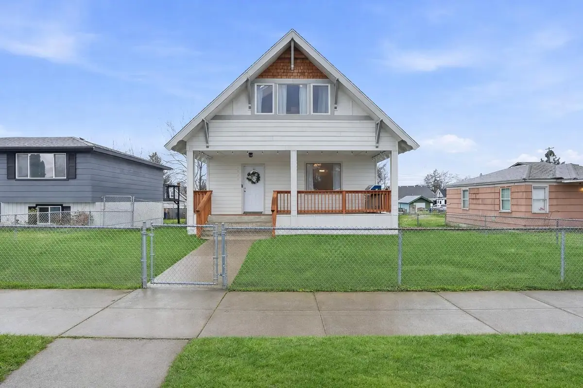 1928 E Courtland Ave, Spokane, WA 99207 - #1
