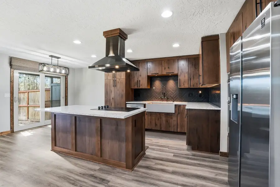 1122 E Bedivere Dr, Spokane, WA 99218 - #2