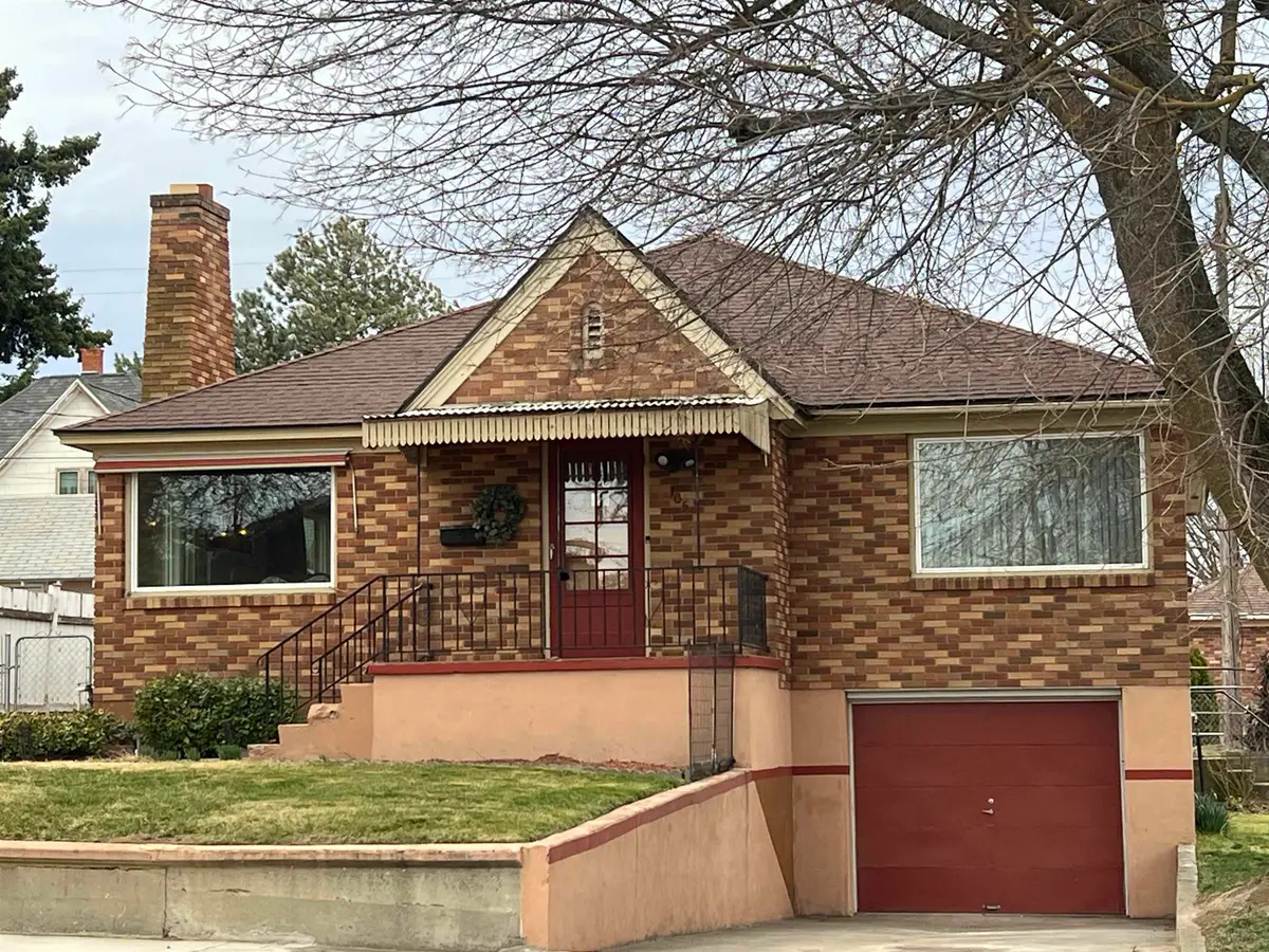 105 W 4th Ave, Ritzville, WA 99169 - #1