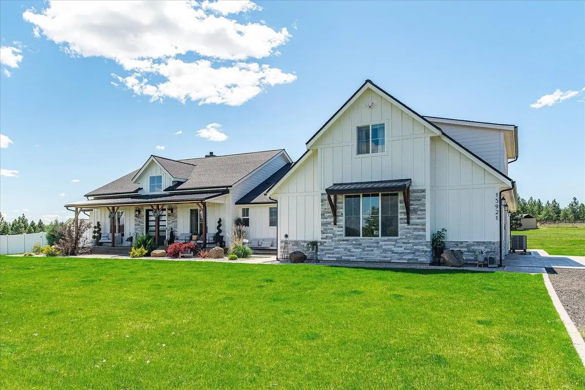 15921 W Four Mound Rd, Nine Mile Falls, WA 99206 - #1