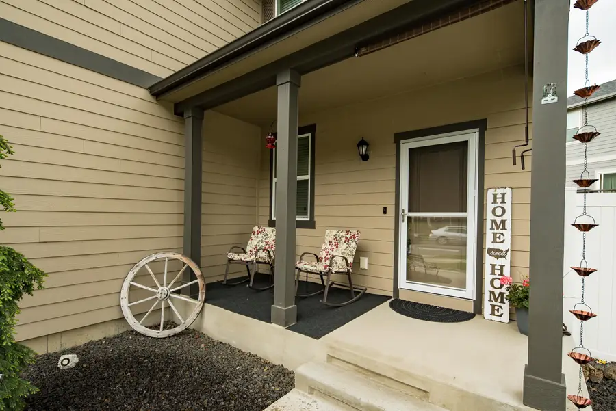 917 E Paske Rd, Colbert, WA 99005 - #2