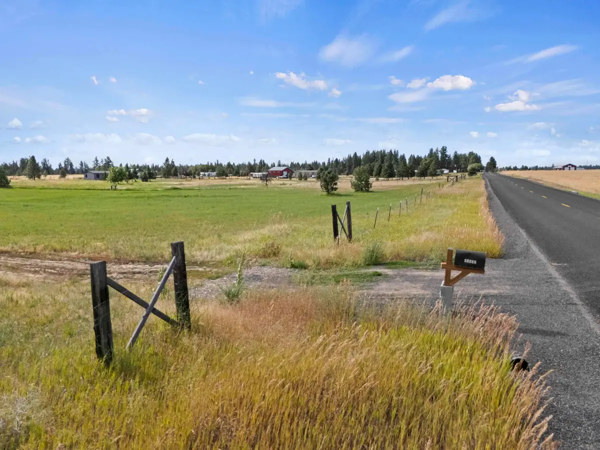 13952 N Dover Rd, Nine Mile Falls, WA 99026 - #1