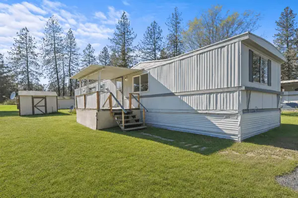 34124 N Newport Hwy, Chattaroy, WA 99003