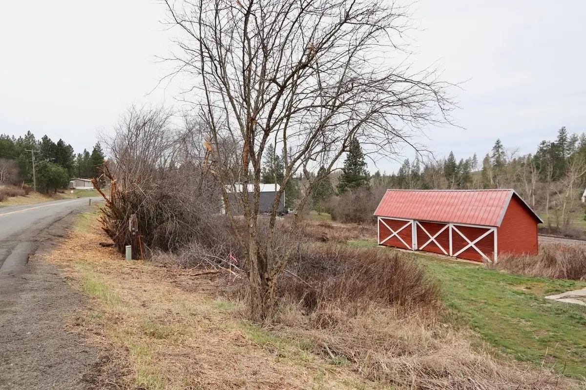 429 NE Stringham Rd, Rockford, WA 99030 - #1