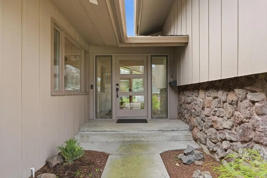 1704 E 35th Ave, Spokane, WA 99203 - #3