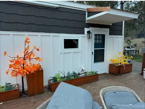 6658 Sand Flats Rd, Fruitland, WA 99129