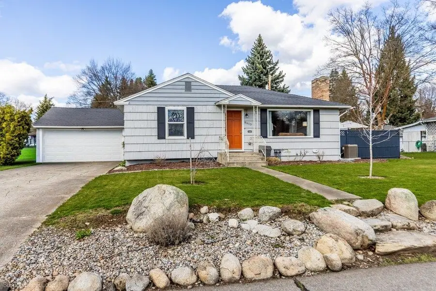 8613 E Bridgeport Ave, Millwood, WA 99212 - #2