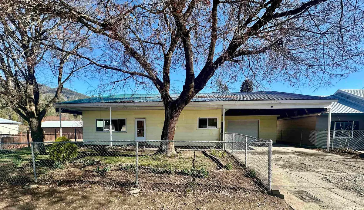 103 Selkirk St, Metaline, WA 99152 - #1