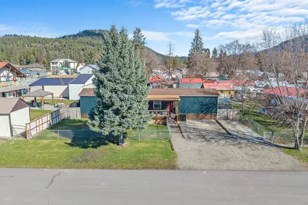 112 Blackwell St, Ione, WA 99139