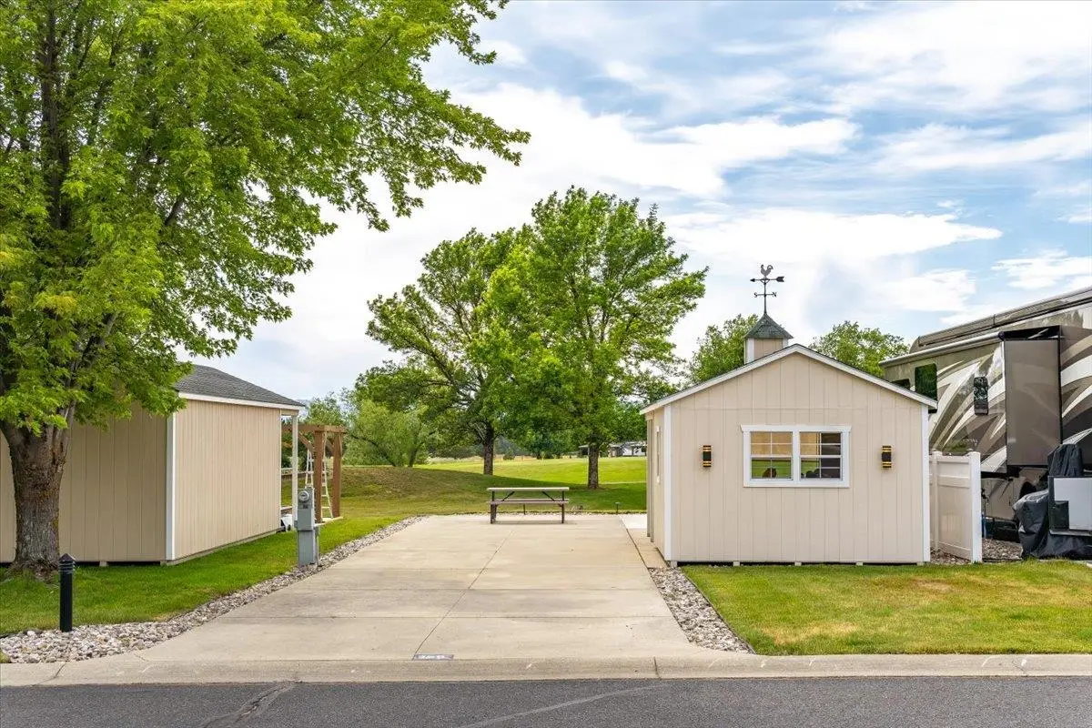 1205 N Country Club Dr, Deer Park, WA 99006 - #1