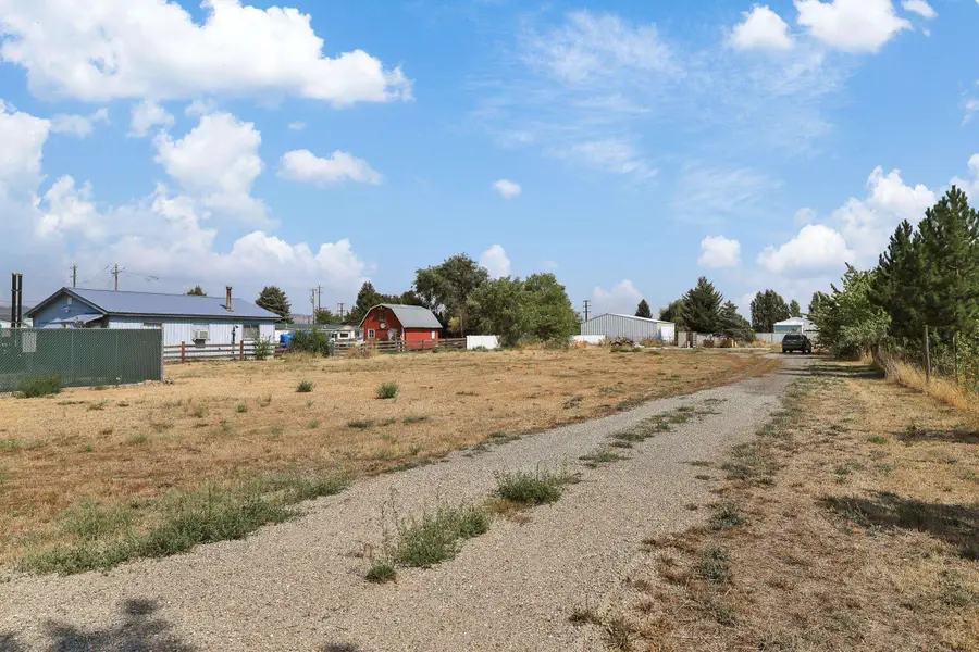 3104 N. N Barker Rd, Otis Orchards, WA 99027 - #3