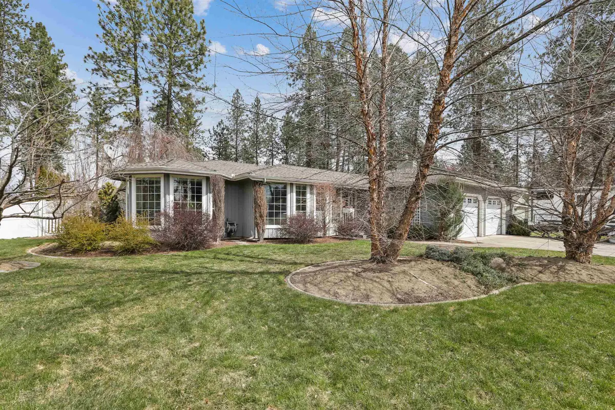 9908 N Glenwood Dr, Spokane, WA 99208 - #1