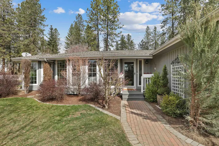 9908 N Glenwood Dr, Spokane, WA 99208 - #2