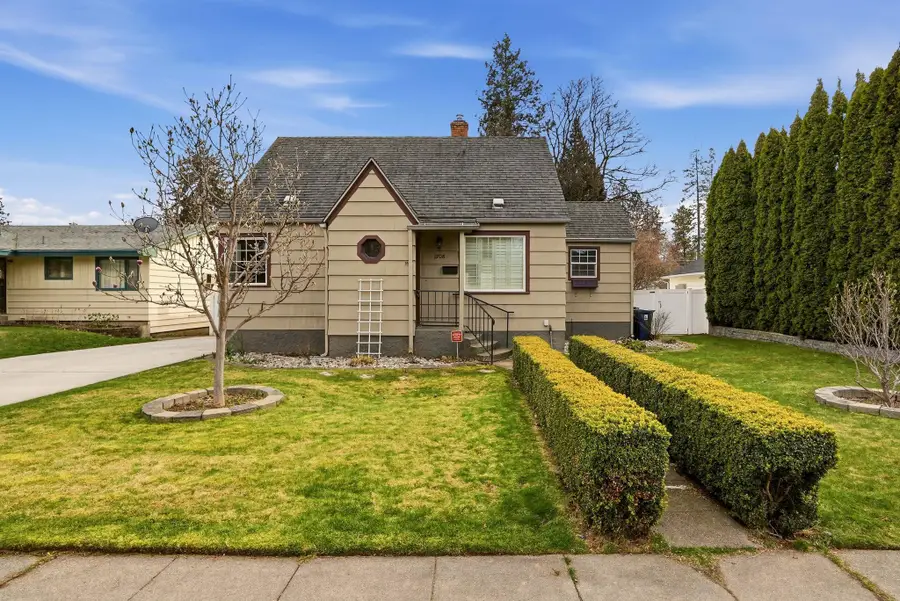 1708 E 34th Ave, Spokane, WA 99203 - #2