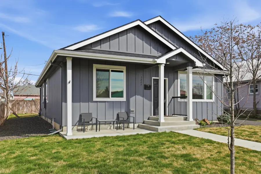 1227 E Walton Ave, Spokane, WA 99207 - #3
