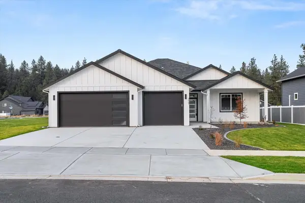 3405 E Yearling Rd, Chattaroy, WA 99003