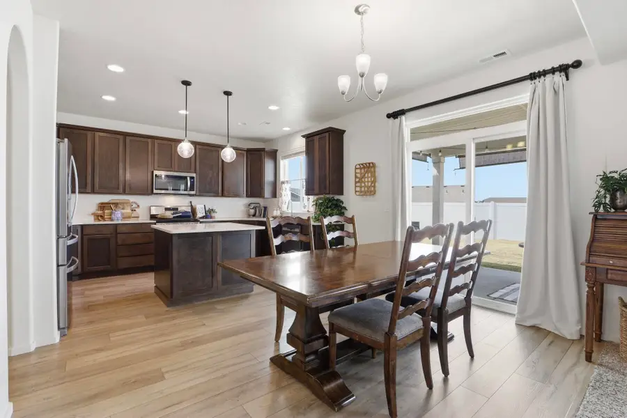 202 S Beeman St, Airway Heights, WA 99001 - #2