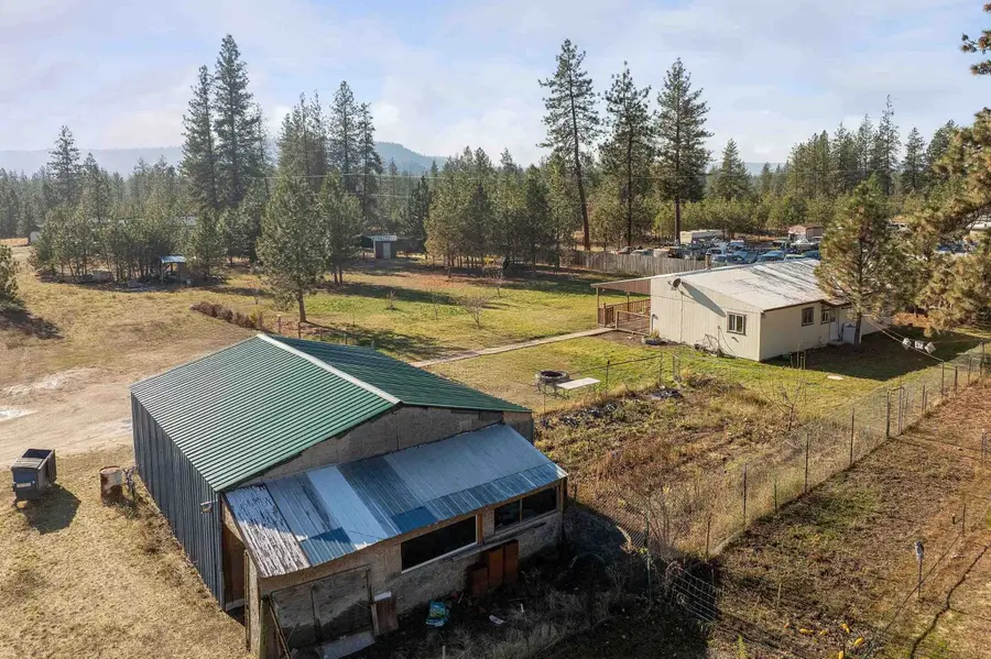 7767 Chamokane St, Ford, WA 99013 - #3