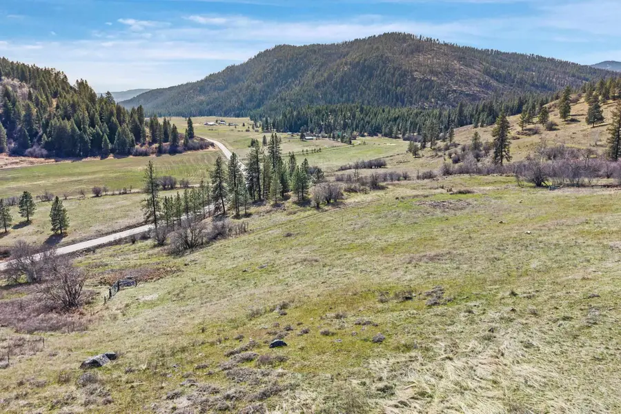 30XX Pierre Lake Rd, Kettle Falls, WA 99141 - #2