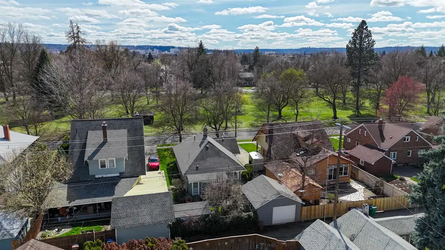 327 W W Euclid Ave, Spokane, WA 99205 - #3