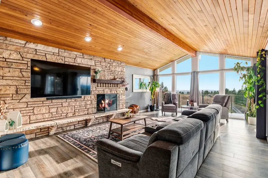 16740 E Foothills Dr, Spokane, WA 99217 - #2