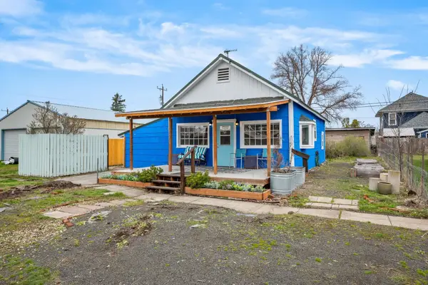 512 W 4th St, Sprague, WA 99032