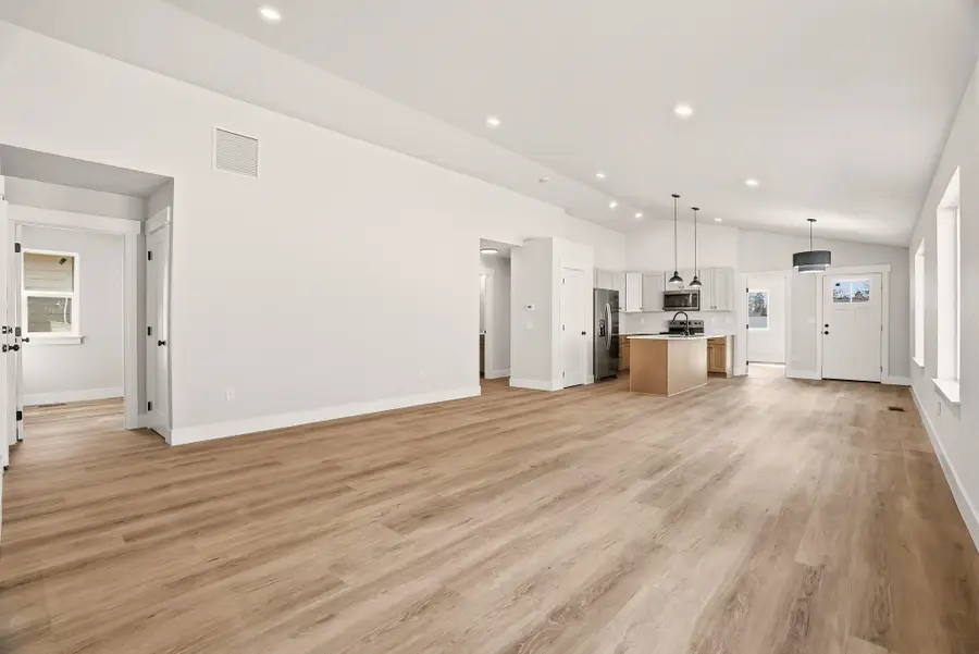 2105 N Sipple Rd, Spokane Valley, WA 99212 - #2