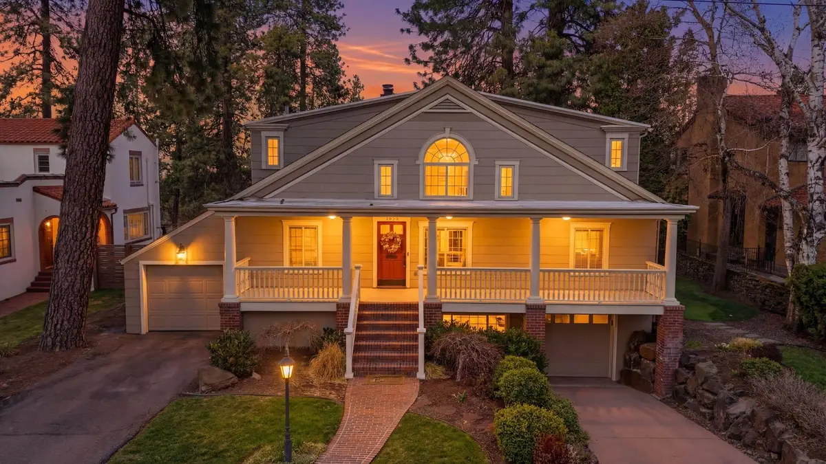 1215 E Overbluff Rd, Spokane, WA 99203 - #1