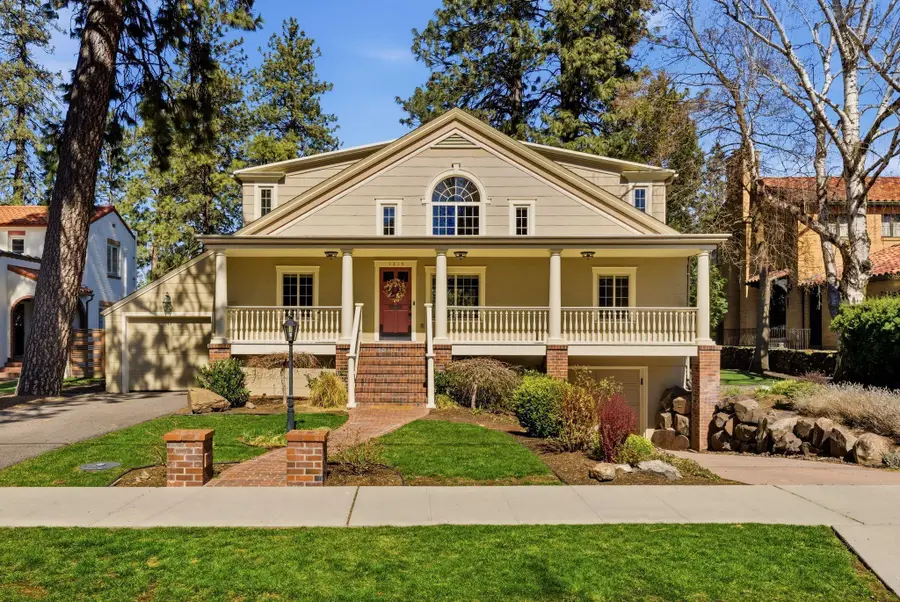 1215 E Overbluff Rd, Spokane, WA 99203 - #3