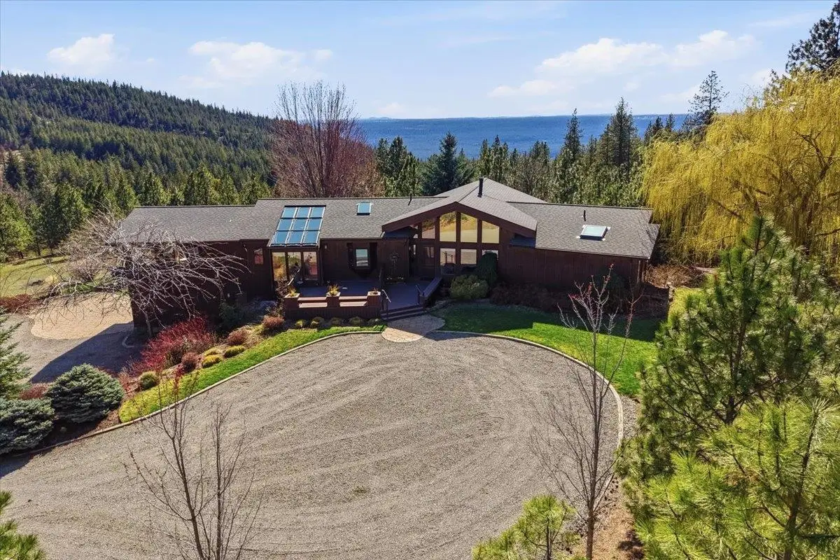 8206 W Bernhill Rd, Spokane, WA 99208 - #1