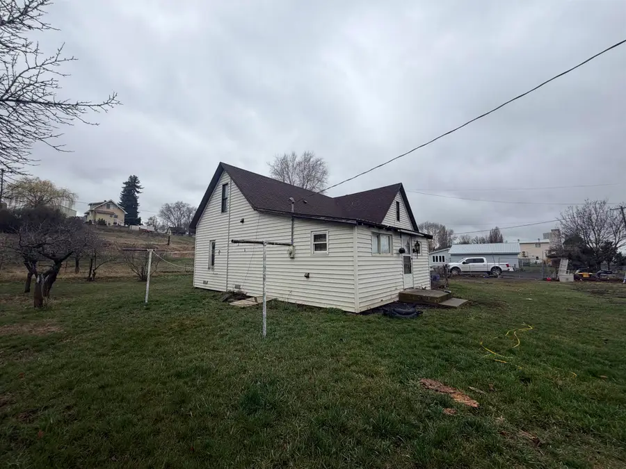 215 SE Milmont St, Wilbur, WA 99185 - #2