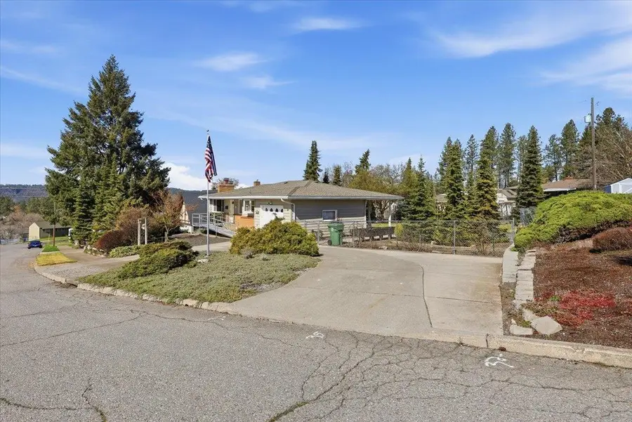 6201 N Winston Dr, Spokane, WA 99205 - #2
