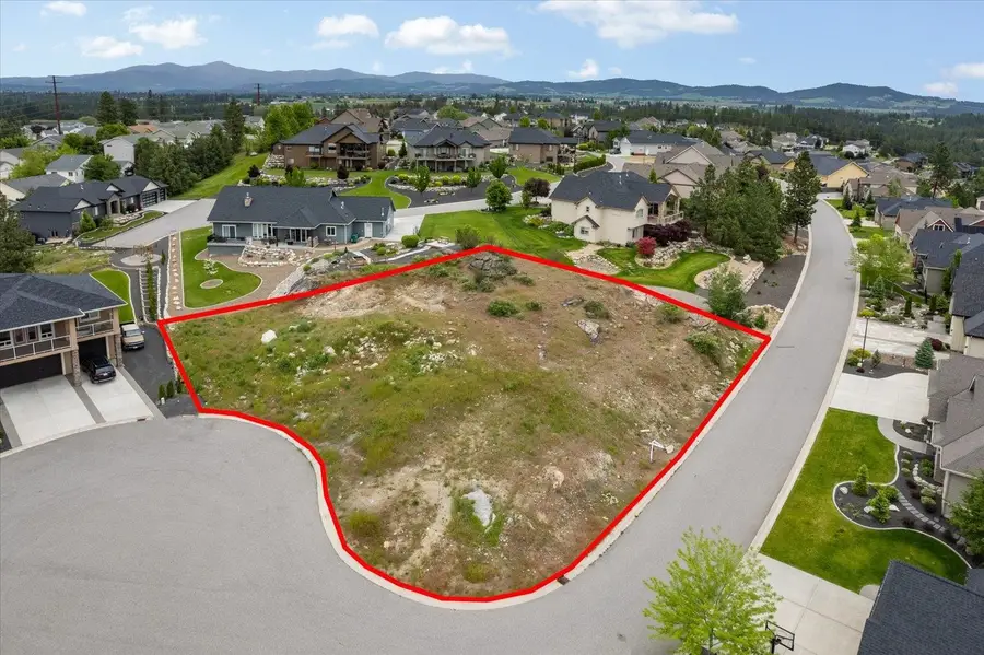 8321 E Black Oak Ln, Spokane, WA 99217 - #2