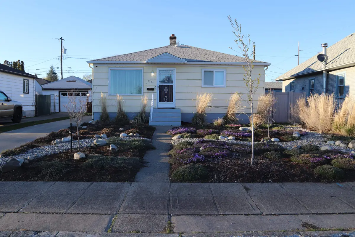 1321 E Gordon Ave, Spokane, WA 99207 - #1