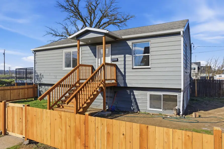 1511 N Walnut St, Spokane, WA 99201 - #2