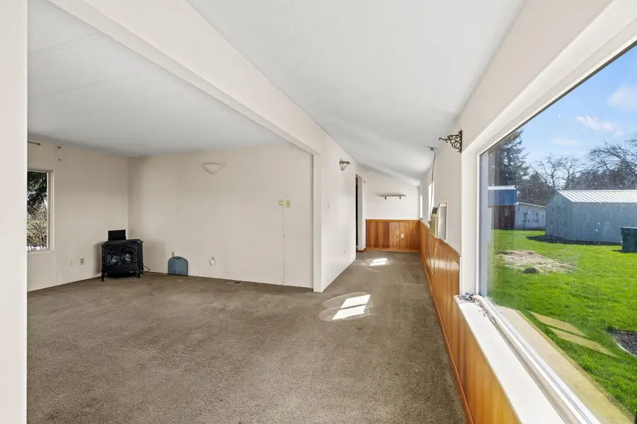 614 E 2nd St, Deer Park, WA 99006 - #3