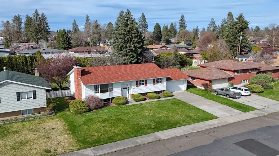 2016 W Courtland Ave, Spokane, WA 99205 - #2