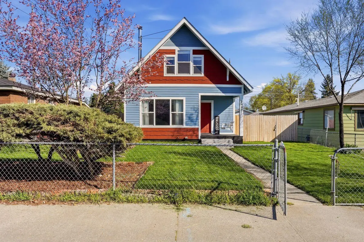 1407 E Crown Ave, Spokane, WA 99207 - #1