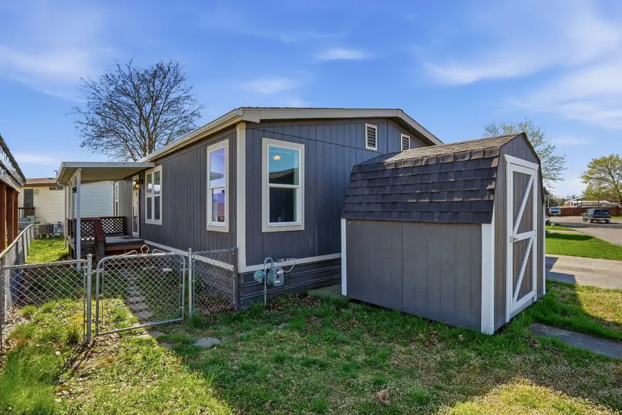 21725 E Wellesley Ave, Otis Orchards, WA 99027 - #2