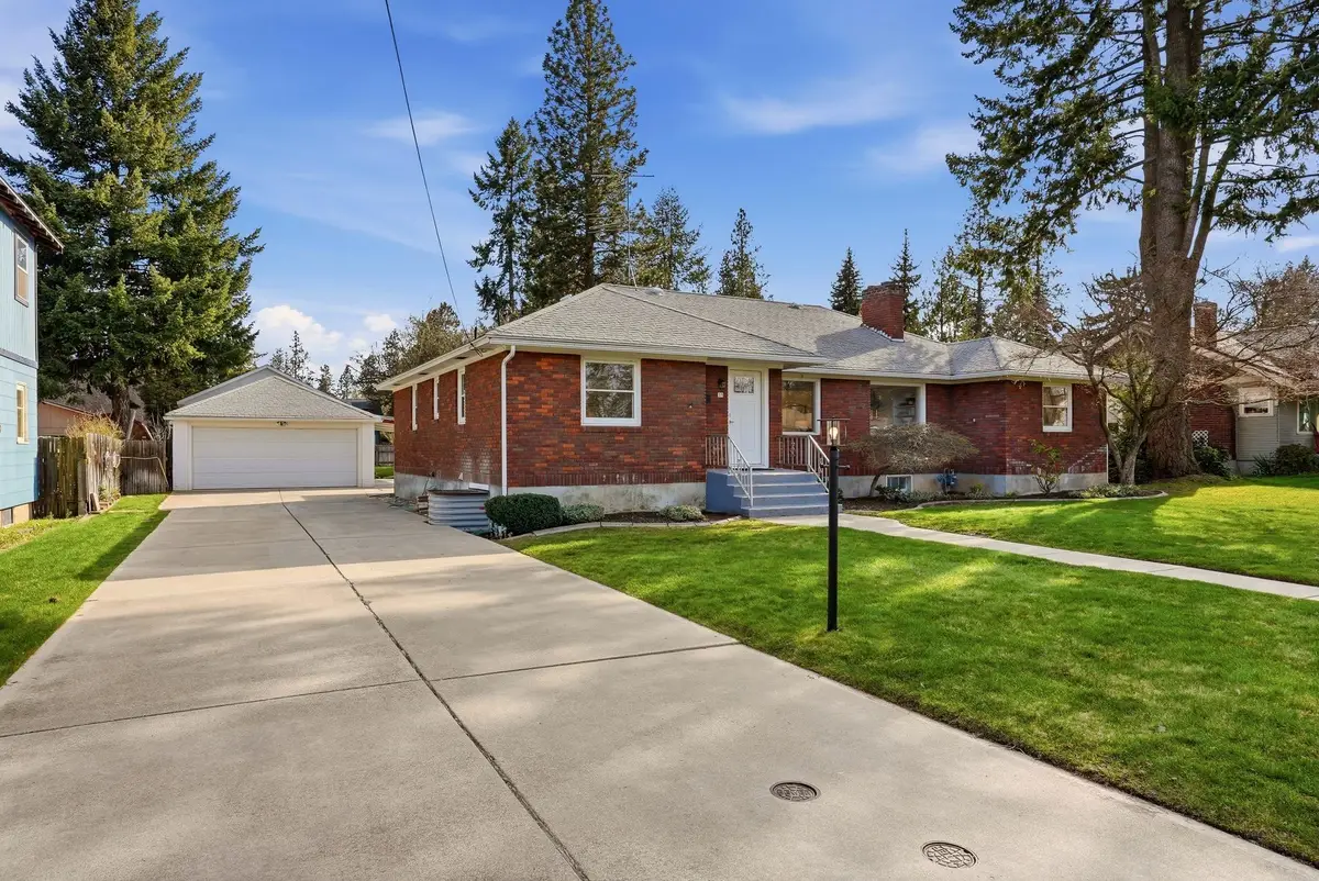 39 W 33rd Ave, Spokane, WA 99203 - #1